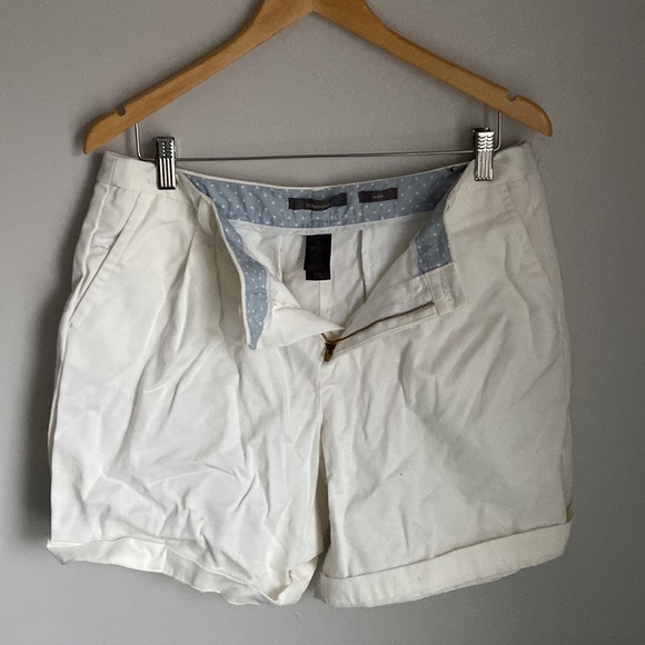 White Bermuda/Board Shorts - Picture 6 of 6